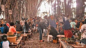 Keunikan Pasar Papringan Temanggung, dari Kuliner hingga Alat Pembayaran