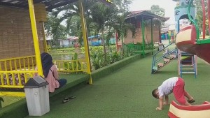Rekomendasi Wisata Akhir Pekan, Taman Rainbow Alamanda Bekasi