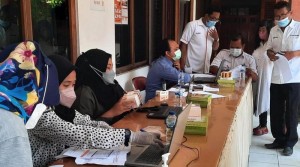 Perhutani Gandeng Kimia Farma Gelar Vaksinasi Booster di Surakarta
