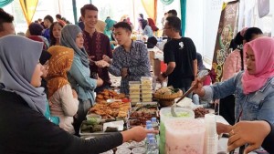 Istilah Ngabuburit, Jalan-Jalan sambil Tunggu Waktu Berbuka Puasa