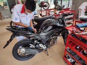 Genjot SDM Berkualitas, AHM Donasikan Ratusan Motor untuk Dunia Vokasi