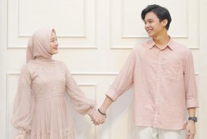 7 Publik Figur Ini Mantap Menikah dengan Proses Ta'aruf