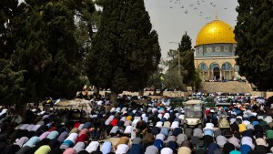 Shalat Jumat Pertama Ramadhan, Umat Muslim Padati Masjid Al-Aqsa
