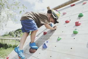 Jauhkan dari Risiko Obesitas, Ajak Anak Aktif Bergerak