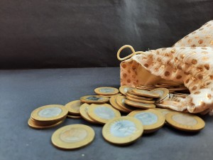 Bolehkah Membaca Shalawat Demi Mengharap Kekayaan di Dunia?