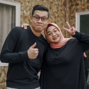 Bantu Pedagang, Pasutri Pontianak Ini Rutin Traktir Jajanan Pinggir Jalan