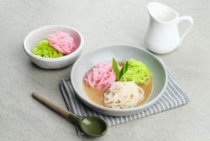 Cicipi Kuliner Khas Betawi, Si Cantik Putu Mayang