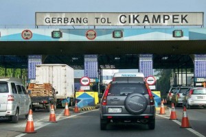 Pantauan Arus Mudik 2022, Tol Cikampek Padat tapi Tetap Jalan