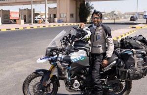 Pria Pakistan Ini Motoran 50 Hari Lintasi 12 Negara untuk Berangkat Umrah