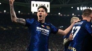 Cari Pengganti Maguire, Manchester United Incar Bek Inter Milan