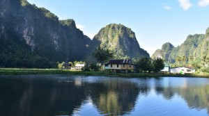 Pesona Keindahan Pegunungan Karst di Desa Wisata Rammang-Rammang