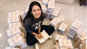 Rekomendasi 7 Buku yang Dibaca Maudy Ayunda, Dari Pengembangan Diri sampai Sastra