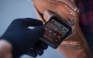 Kisah Haru Pria Nekat Curi Uang Demi Biaya Sang Ibu