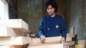Milenial Ini Sukses Raup Jutaan Rupiah dari Budi Daya Ulat Jerman