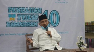 Keliling Ratusan Masjid Seluruh Indonesia, Amien Rais Optimis Akan Masa Depan Umat