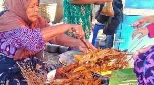 Nikmatnya Sate Blengong dan Kupat Glabed, Kuliner Unik Khas Brebes