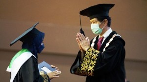 UMY Lepas 1.440 Wisudawan, Begini Pesan Rektor