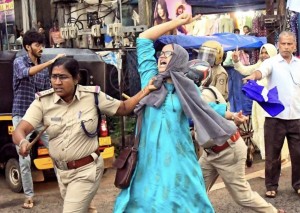 Bela Afreen Fatima, Aktivis Muslim Diseret Polisi Wanita India