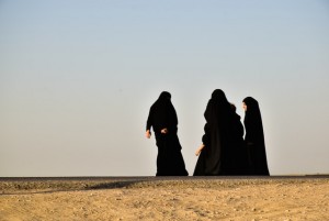 Beriklim Panas, Kenapa Wanita Arab Senang Pakai Abaya Hitam?