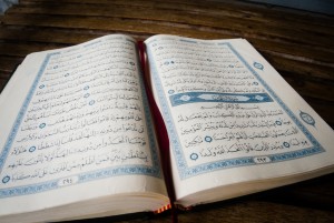 Hikmah Al-Quran Diturunkan dalam Bahasa Arab, Keasliannya Terjaga Sepanjang Zaman