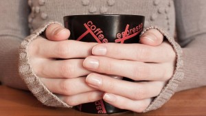 Peneliti Sebut Minuman Hangat Bisa Dinginkan Suhu Tubuh