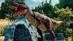 Wisata di Dinoland Garut, Ajak Anak Bertualang dengan Hewan Purba
