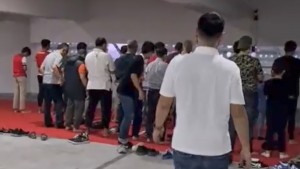 Keren, Desain JIS Mudahkan Para Suporter untuk Shalat