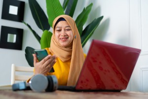 Bagaimana Hukum Bayar Wakaf di E-Commerce?
