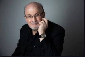 Novelis Penghina Islam Ditikam Belasan Kali di New York