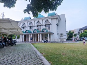 Hibah dari Jamaah, 30 Unit AC Hiasi Dinding Masjid Raya Pulo Asem