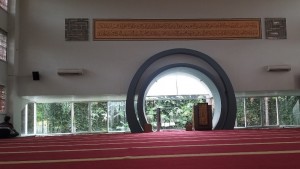 Hukum Pajang Tulisan Kaligrafi Al Quran di Dalam Masjid