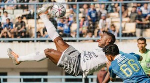 Unggul Jumlah Pemain, Persib Takluk atas Bali United di Kandang