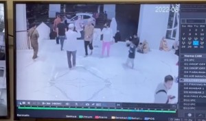 Viral Wanita Tak Berjilbab Dilarang Masuk Masjid At-Thohir, Begini Faktanya