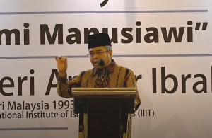 Yudi Latif: Agama Adalah Penuntun Ekonomi