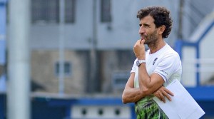 Luis Milla Tempa Fisik dan Skill Pemain Persib Pulihkan Keterpurukan