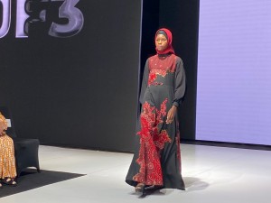 Tambah Kepercayaan Diri, Ini Tips Mix and Match Berbatik Ala Lia Afif