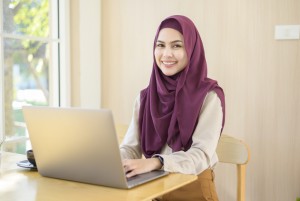 Esensi Perintah Jilbab untuk Lindungi Kehormatan Perempuan