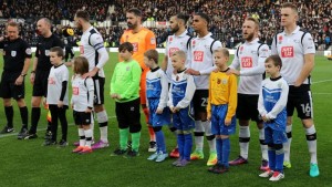 Ini Alasan Pesepakbola Gandeng Anak-Anak saat Masuki Lapangan