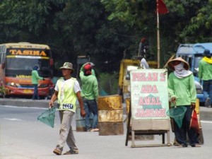 Minta Sumbangan di Jalanan untuk Membangun Masjid, Bagaimana Hukumnya?