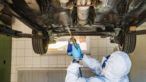 Pemerintah Izinkan Bengkel Umum Konversi Mobil Listrik