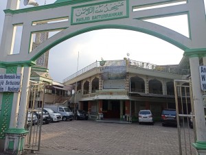 Area Parkir Masjid Baiturrahman Saharjo Mampu Tampung Puluhan Mobil