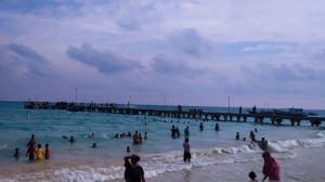 Warga Natuna Gelar Tradisi Mandi Safar di Pantai Desa Air Putih