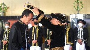 Presiden Jokowi Dianugerahi Gelar Kehormatan dari Kesultanan Ternate