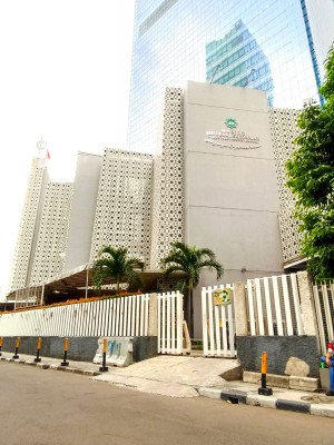 Arsitektur Masjid WTC Jenderal Sudirman Bak Gedung Pencakar Langit