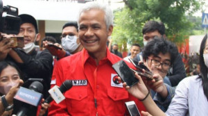 Survei LSI Denny JA: Duet Ganjar-Airlangga Teratas, Prabowo-Puan Kedua