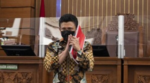 Usai Tembak Brigadir J, Ferdy Sambo Sempat Ditodong Senjata oleh Ajudan