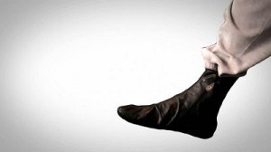 Syarat Sah Berwudhu dengan Usap Sepatu, Ini Penjelasan Buya Yahya