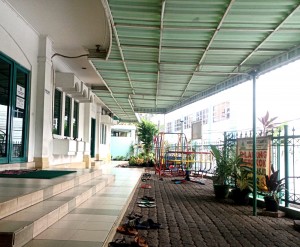 Selain jadi Sarana Ibadah, Masjid Ini Fasilitasi Ratusan Santri