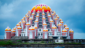 Tafakkur Alam Melalui Masjid Kubah 99 Asmaul Husna di Makassar