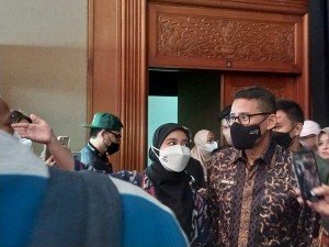 Menparekraf Optimistis Indonesia Jadi Kiblat Fesyen Muslim Dunia di 2024